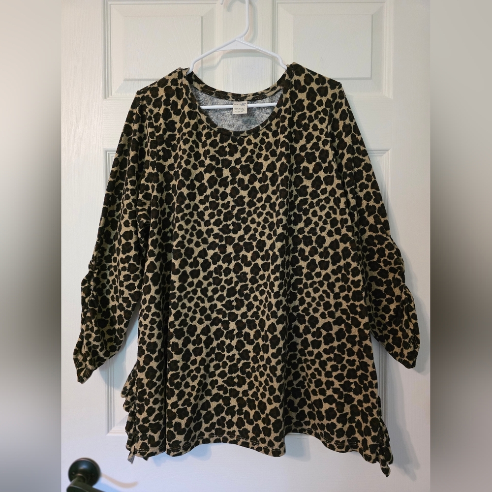 Terra & Sky Tan and Black Leopard Print Long Sleeve Top